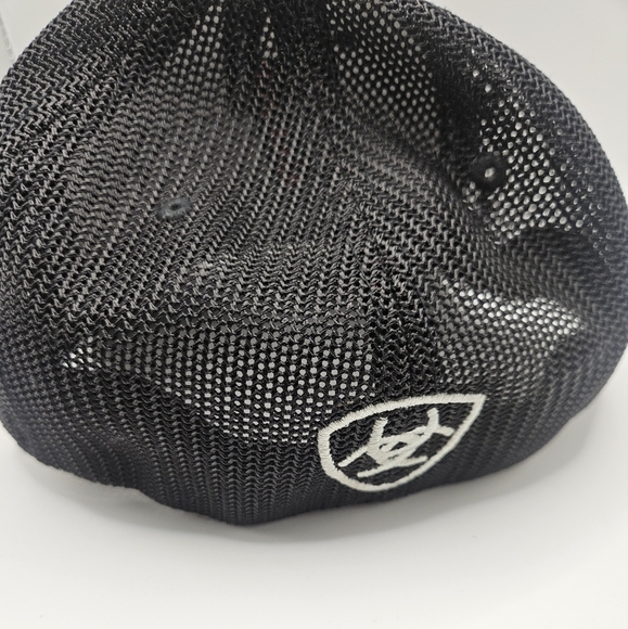 Ariat Flexfit Mesh Trucker Hat Gray Heather Black L/XL Leather Patch Western - Picture 2 of 5